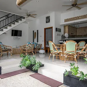 Aniela , Legian (Bali) Indonesia